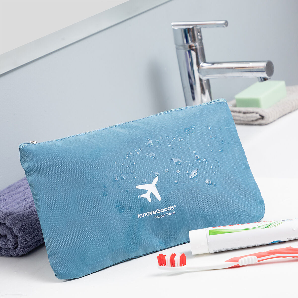 Klarraum Reiseordnung – Organizer im gepackten Koffer